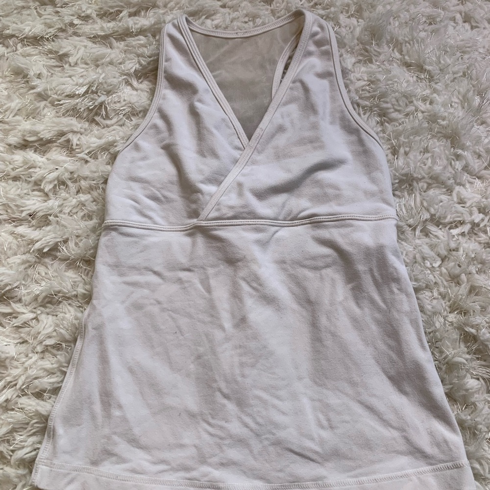 White lululemon tank